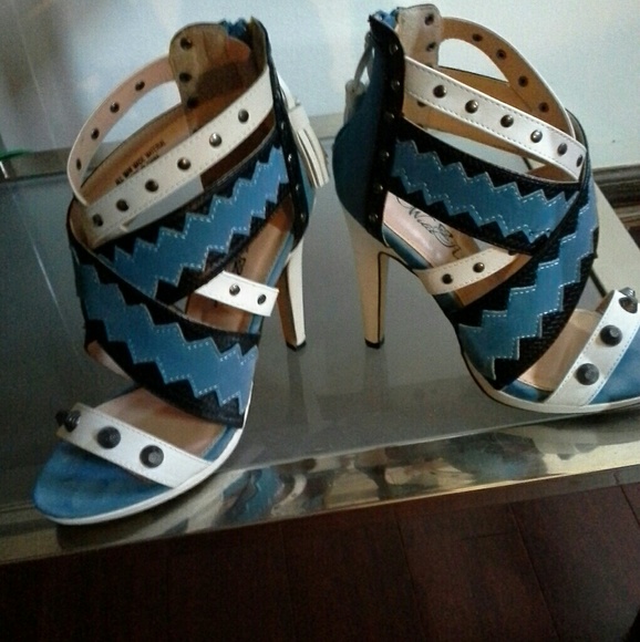 Shoes - Picture 2 of 3